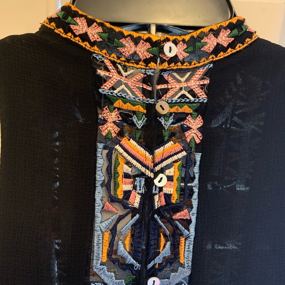 Embroidered top - Picture 5 of 7